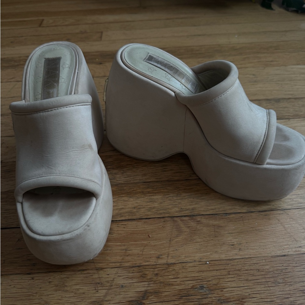 Naked Wolfe Beige Platform - Picture 3 of 3